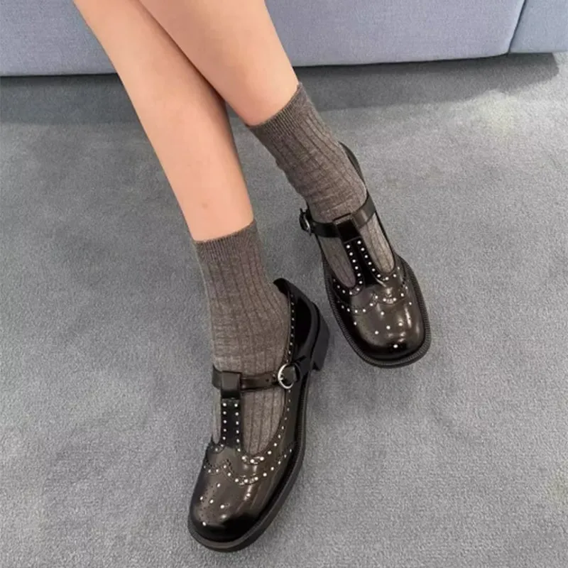 New Arrival Retro Brogue Carving Leather T Strap Mary Jane Shoes In Black